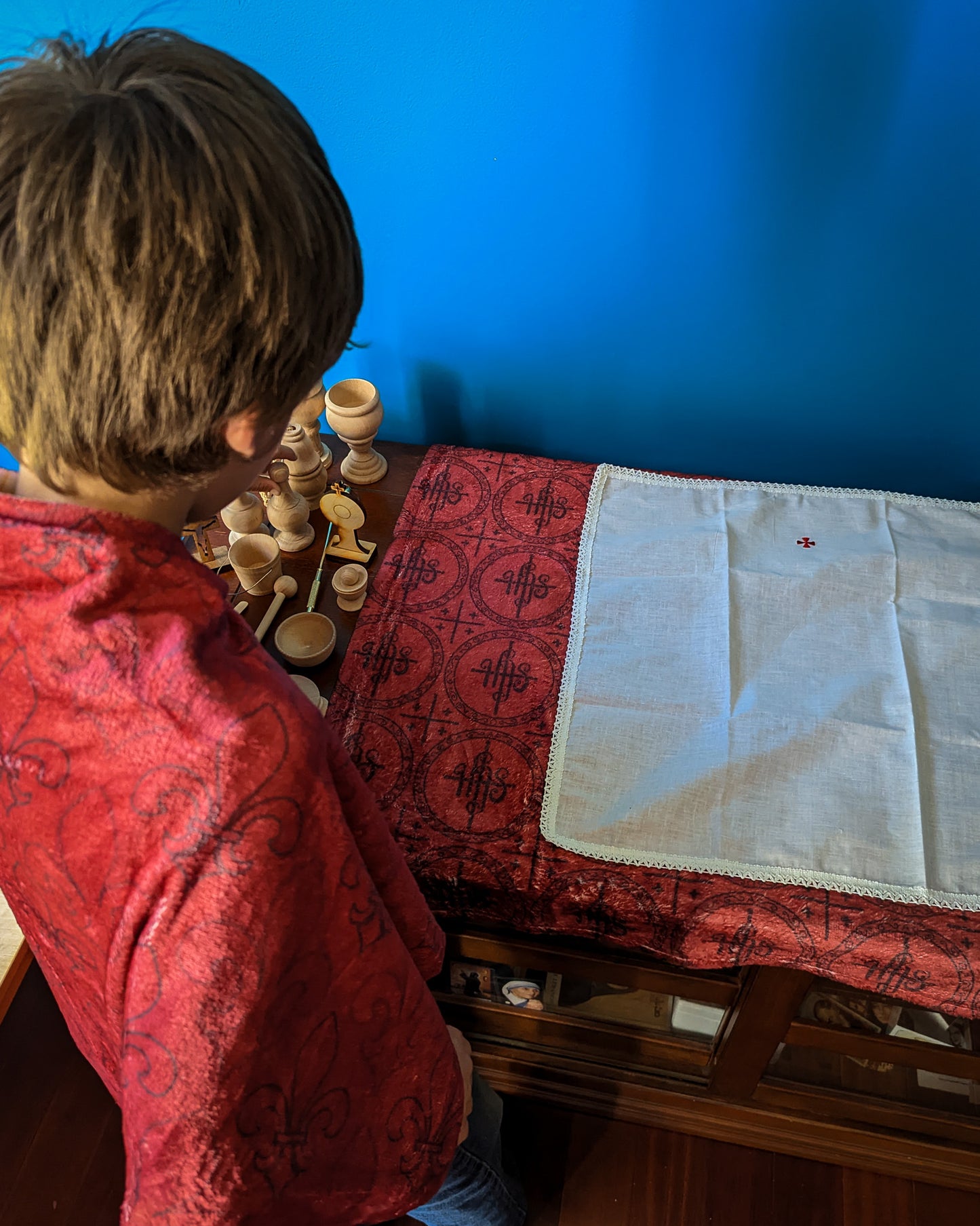 Green and Red Fleur de Lis Altar Cloth and Vestment Blanket