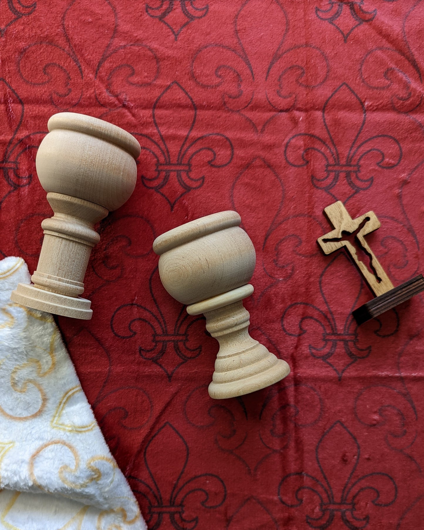 Red and White Fleur De Lis Altar Cloth + Vestment Blanket