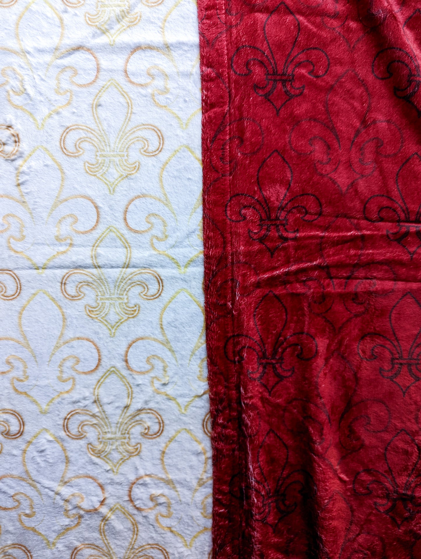 Red and White Fleur De Lis Altar Cloth + Vestment Blanket