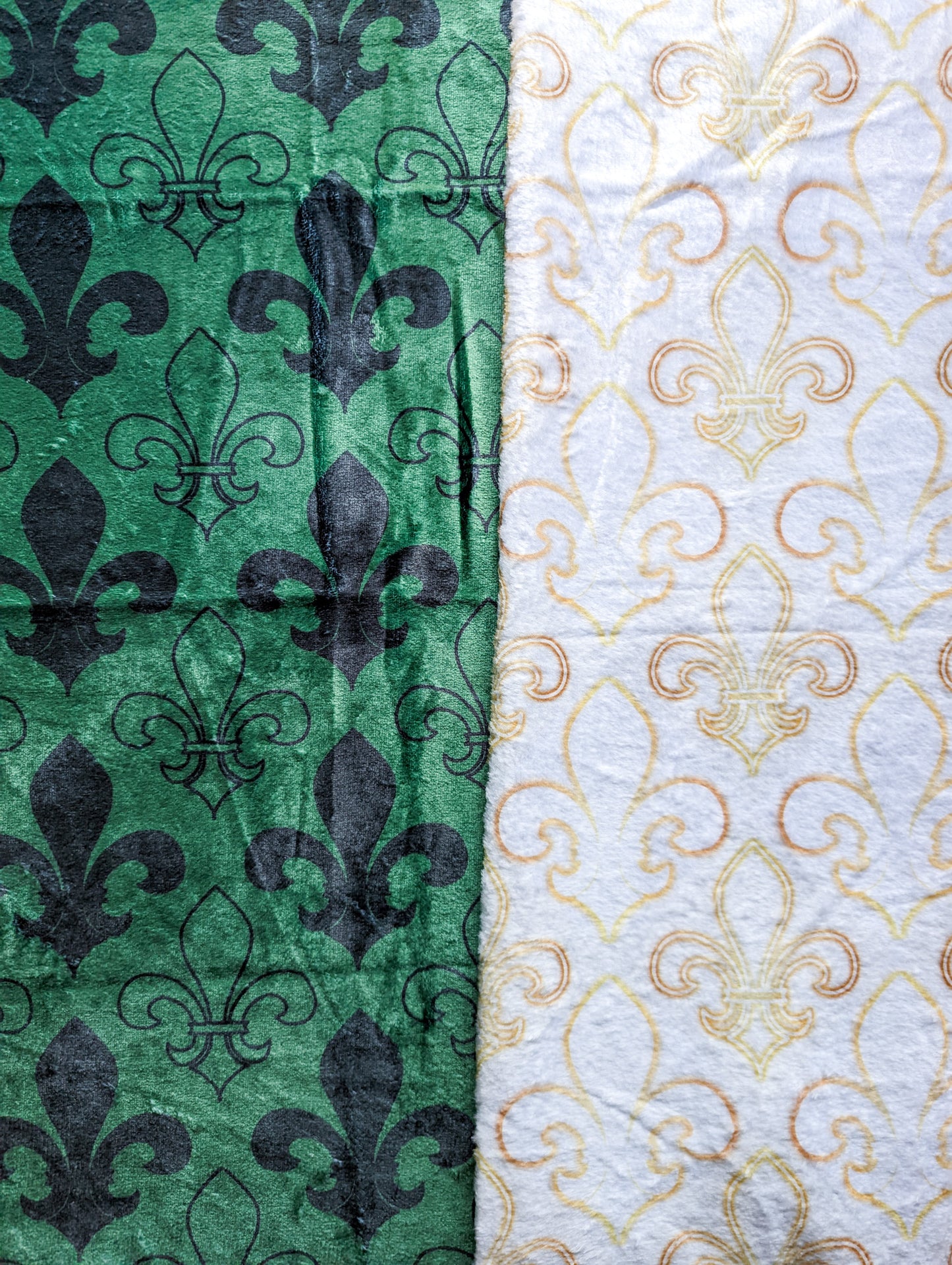 Green and White Fleur de Lis Altar Cloth and Vestment Blanket