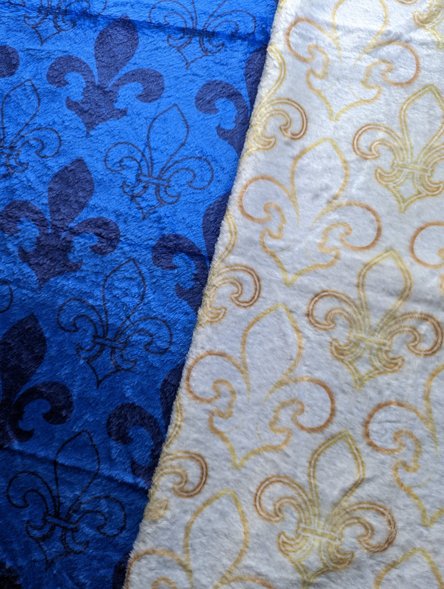 Blue and White Fleur de Lis Altar Cloth and Vestment Blanket