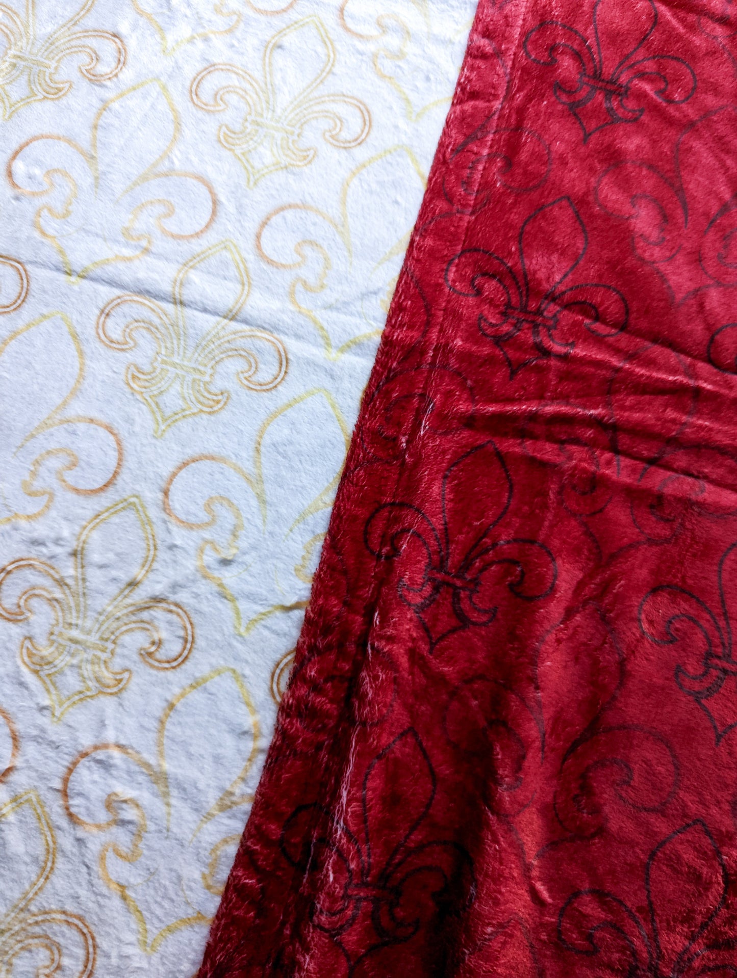 Red and White Fleur De Lis Altar Cloth + Vestment Blanket